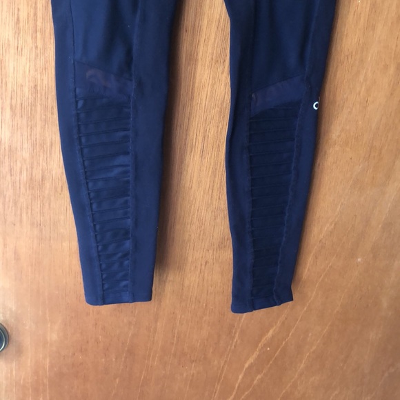 ALO Moto Leggings - Picture 9 of 12